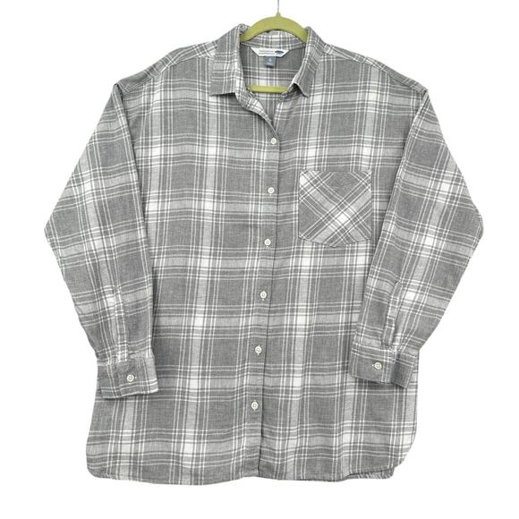 Old Navy Tops - Old Navy Grey Boyfriend Shirt Plaid Button Up Chest Pocket‎ Shirt Size XL